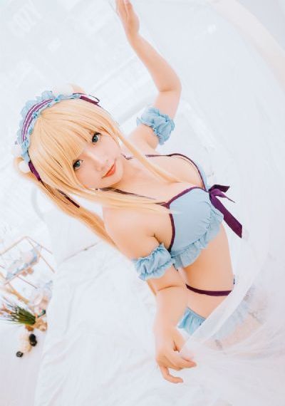 美女的
