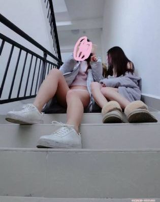 撕掉她的衣服吮的双乳游戏