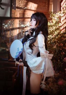 美人无泪